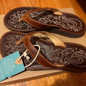 NWT OluKai Paniolo Women’s Leather Beach Sandals Size 8
